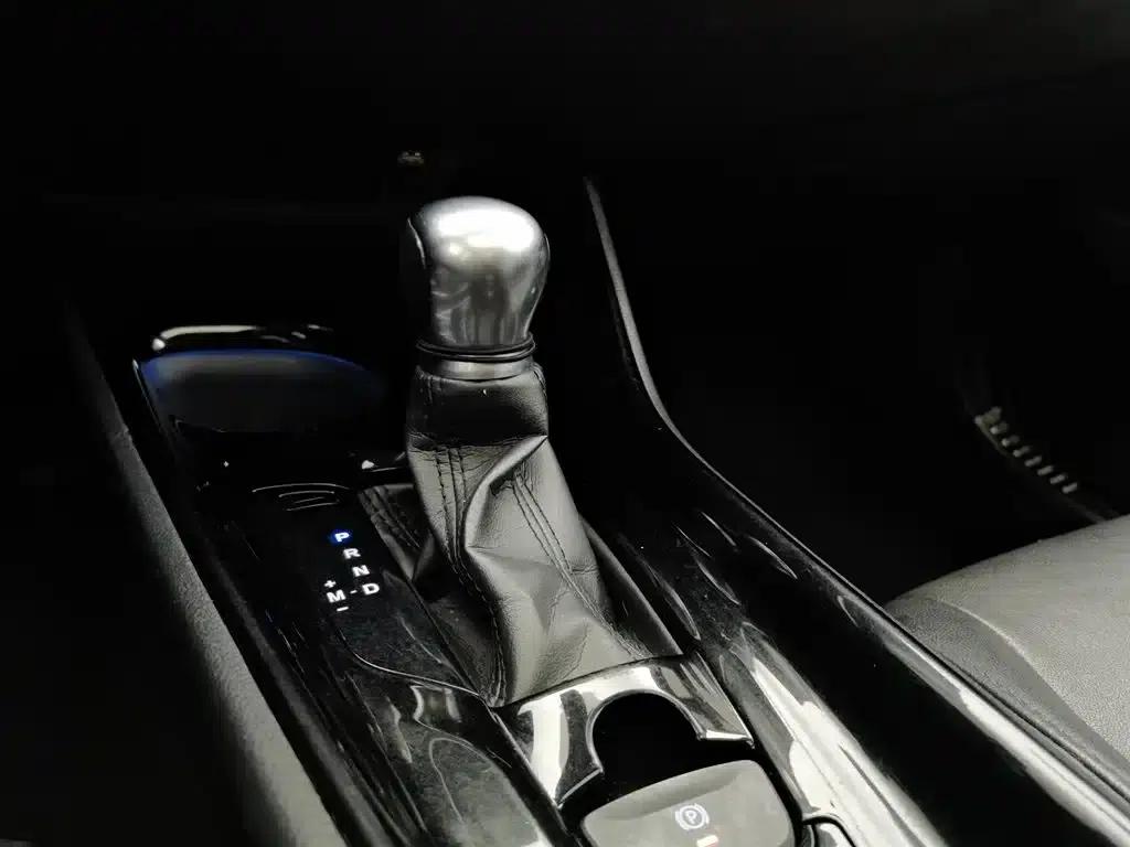 2018 Toyota IZOA 2.0L Elegance Edition (National V Emission Standard) — миниатюра 13