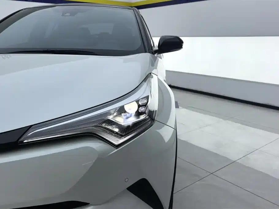 2020 Toyota IZOA 2.0L Ecstasy Edition — миниатюра 5