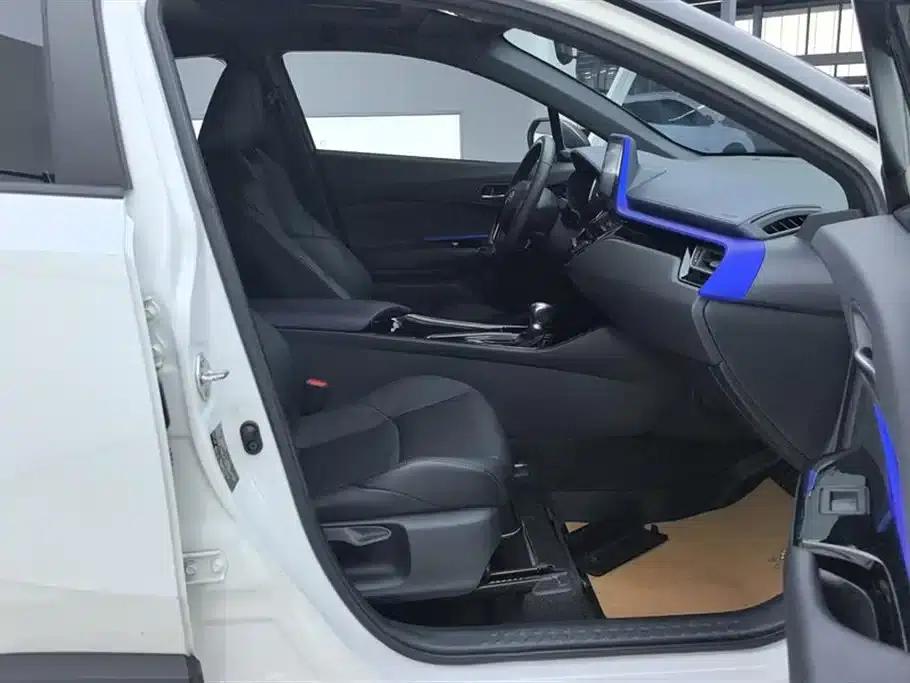 2020 Toyota IZOA 2.0L Ecstasy Edition — миниатюра 8