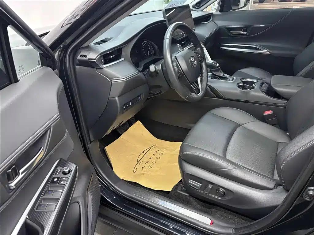 Venza 2022 2.0L CVT 2WD Premium Edition — миниатюра 17