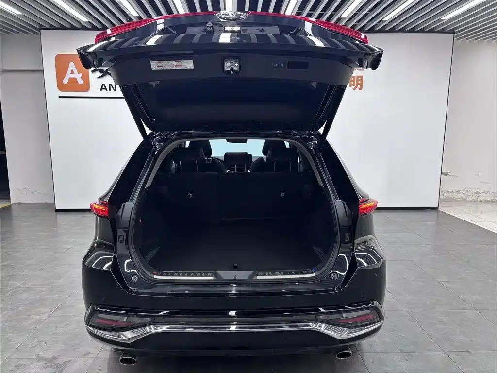 Venza 2022 2.0L CVT 2WD Premium Edition — миниатюра 19