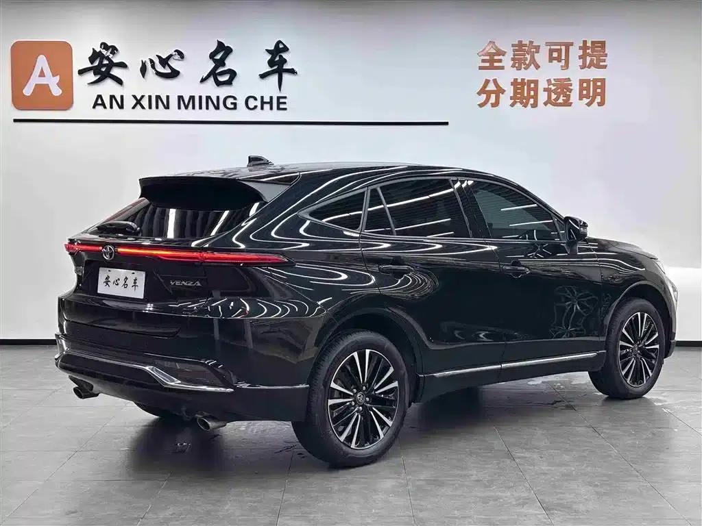 Venza 2022 2.0L CVT 2WD Premium Edition — миниатюра 3