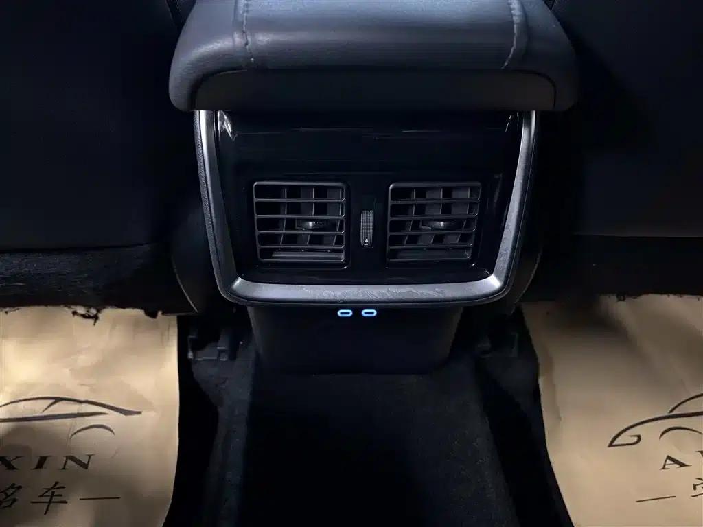 Venza 2022 2.0L CVT 2WD Premium Edition — миниатюра 4