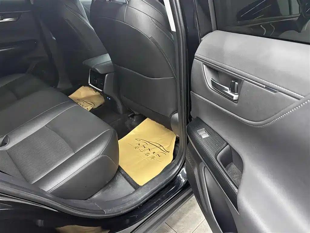 Venza 2022 2.0L CVT 2WD Premium Edition — миниатюра 9