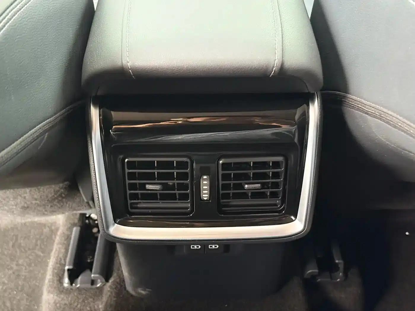 Venza 2023 2.0L CVT 2WD Premium Edition — миниатюра 17