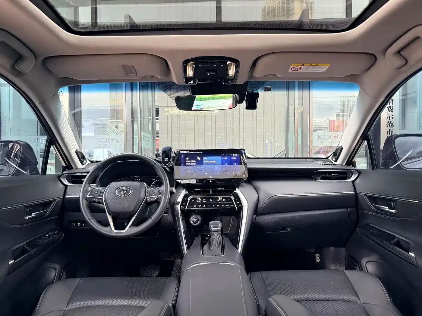 Venza 2023 2.0L CVT 2WD Premium Edition — миниатюра 9