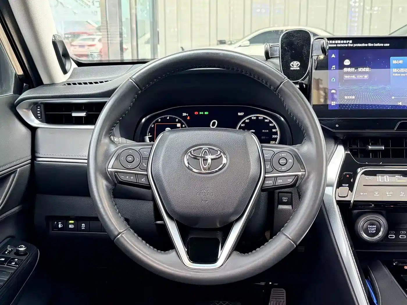 Venza 2023 2.0L CVT 2WD Premium Edition — миниатюра 10