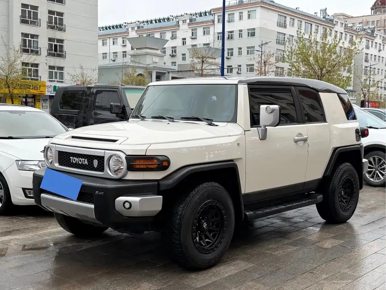 2020 FJ Cruiser 4.0L Middle East Edition — миниатюра 1