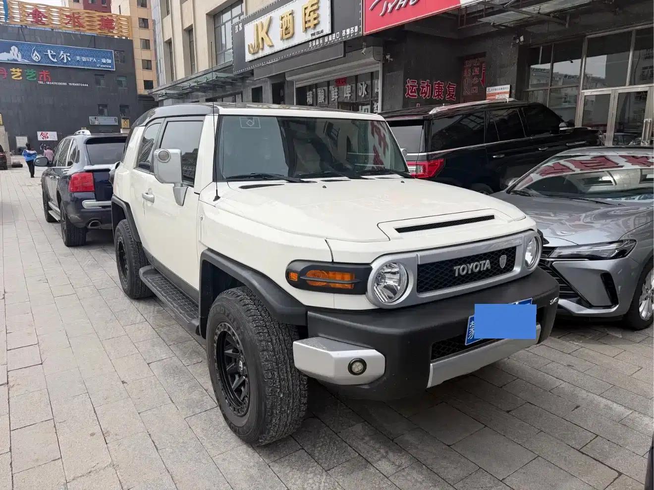 2020 FJ Cruiser 4.0L Middle East Edition — миниатюра 3