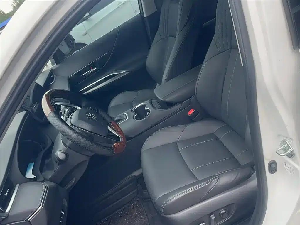 HARRIER 2023 Hybrid 2.5L CVT 4WD Premium Edition — миниатюра 13