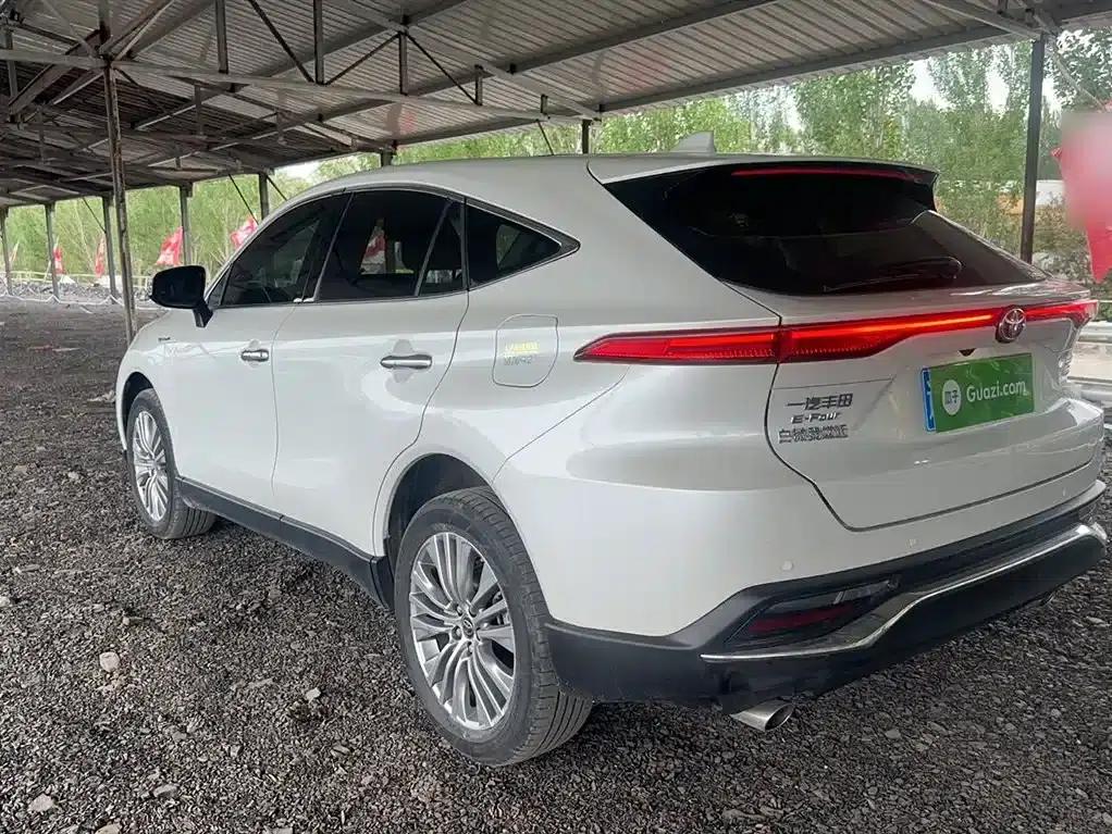 HARRIER 2023 Hybrid 2.5L CVT 4WD Premium Edition — миниатюра 14