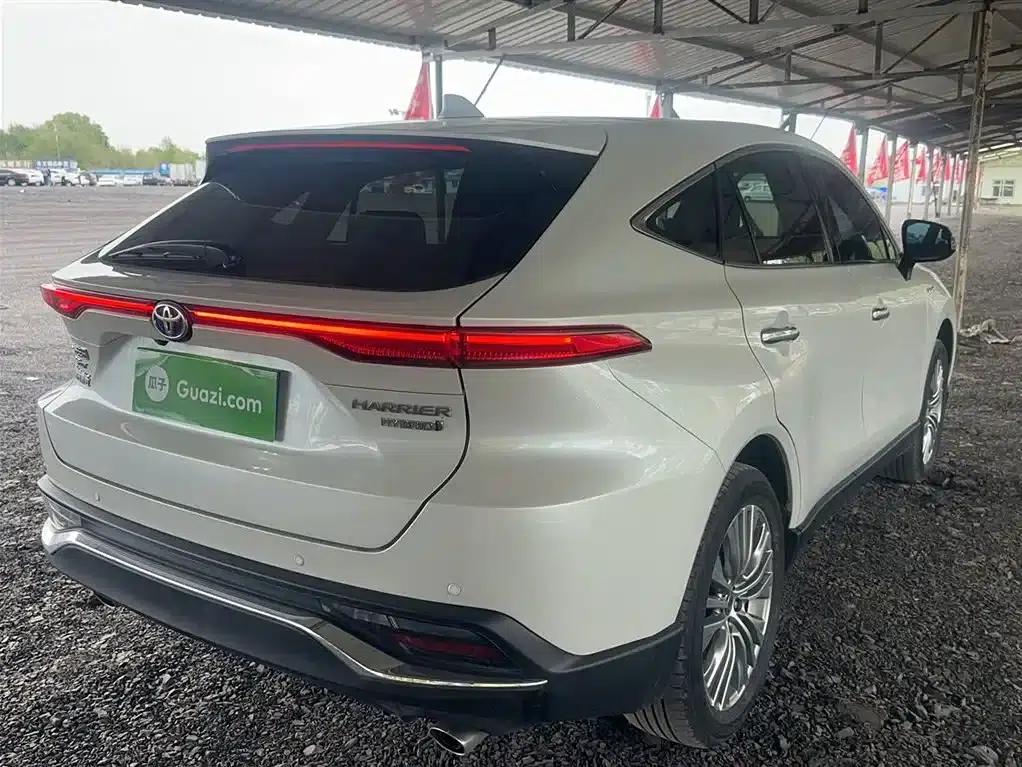 HARRIER 2023 Hybrid 2.5L CVT 4WD Premium Edition — миниатюра 16