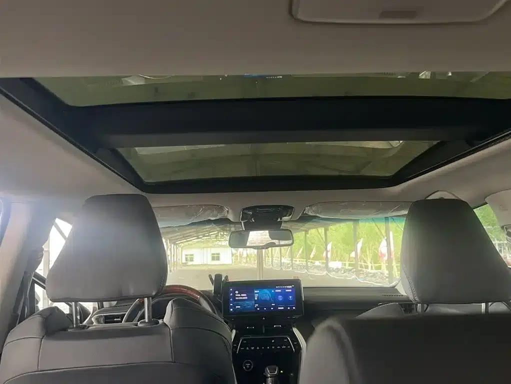HARRIER 2023 Hybrid 2.5L CVT 4WD Premium Edition — миниатюра 18