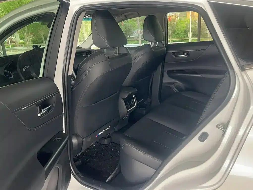 HARRIER 2023 Hybrid 2.5L CVT 4WD Premium Edition — миниатюра 21