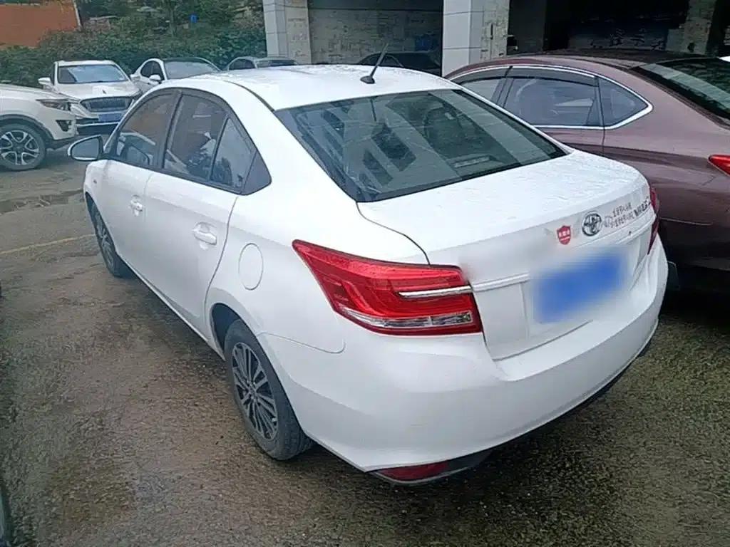 YARiS L 2017 1.5E CVT Dynamic Edition — миниатюра 5