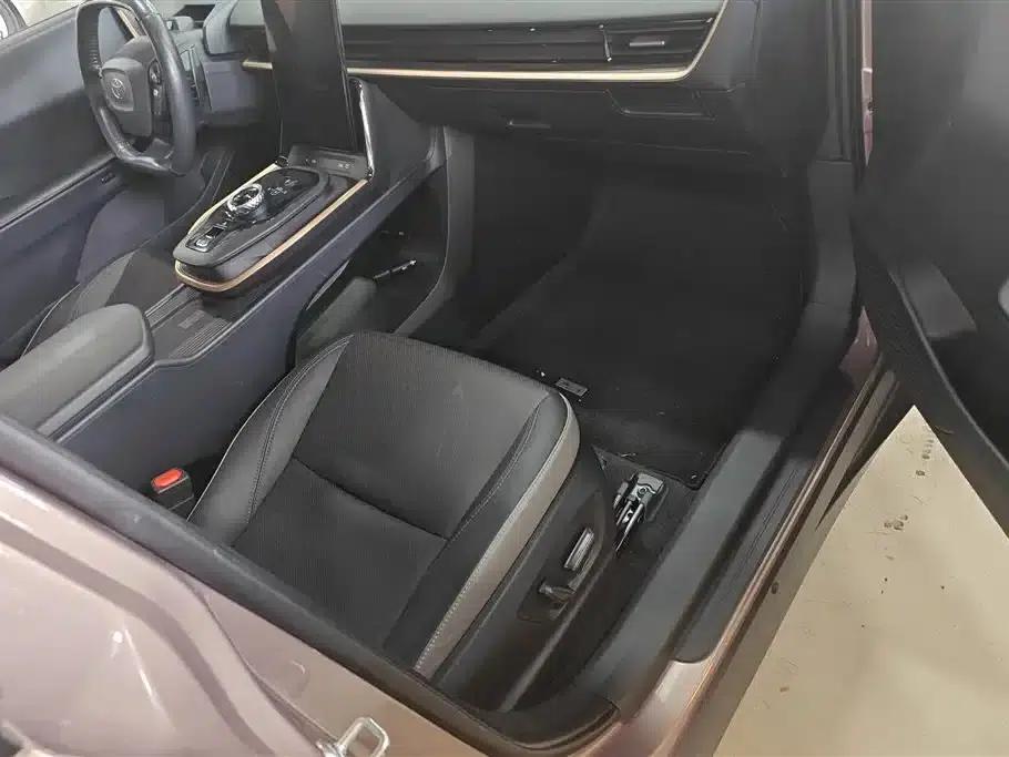 Toyota bZ3 2023 model, 616km long range Premium — миниатюра 8