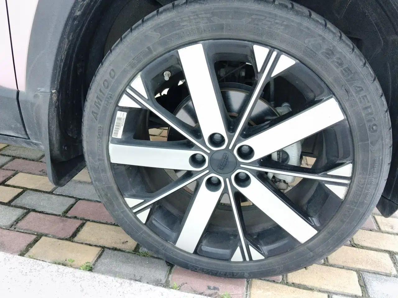 Geely Auto icon 2023 1.5TD Chocolate Smoothie Edition — миниатюра 8