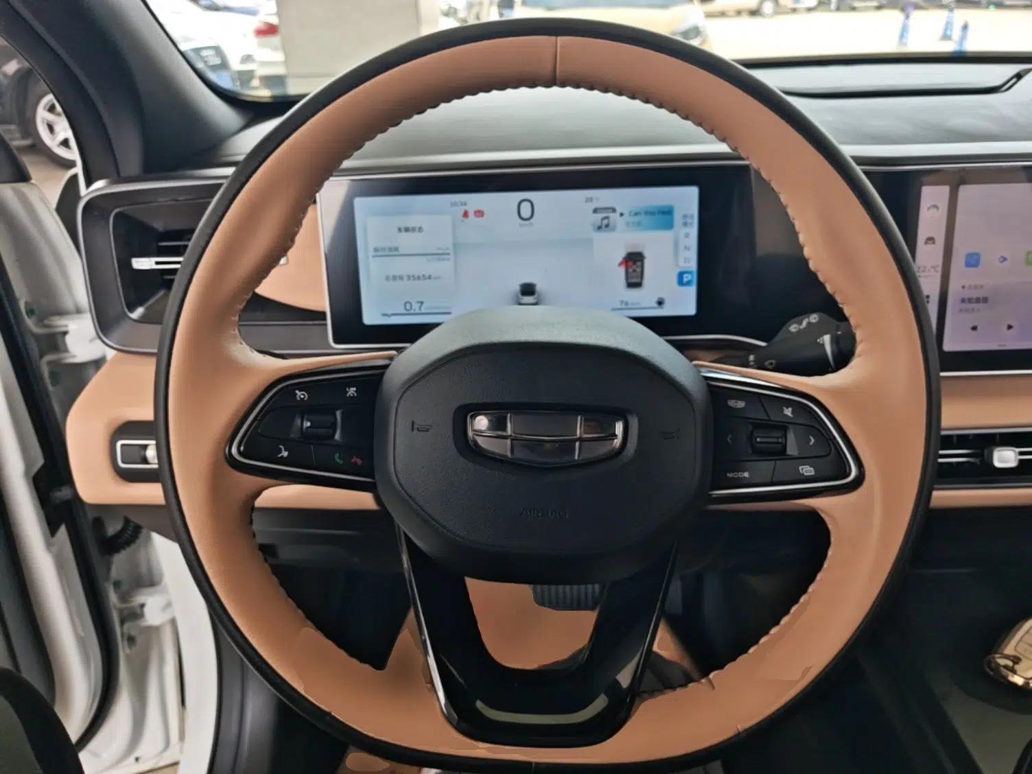 Geely Auto icon 2023 1.5TD Chocolate Smoothie Edition — миниатюра 13