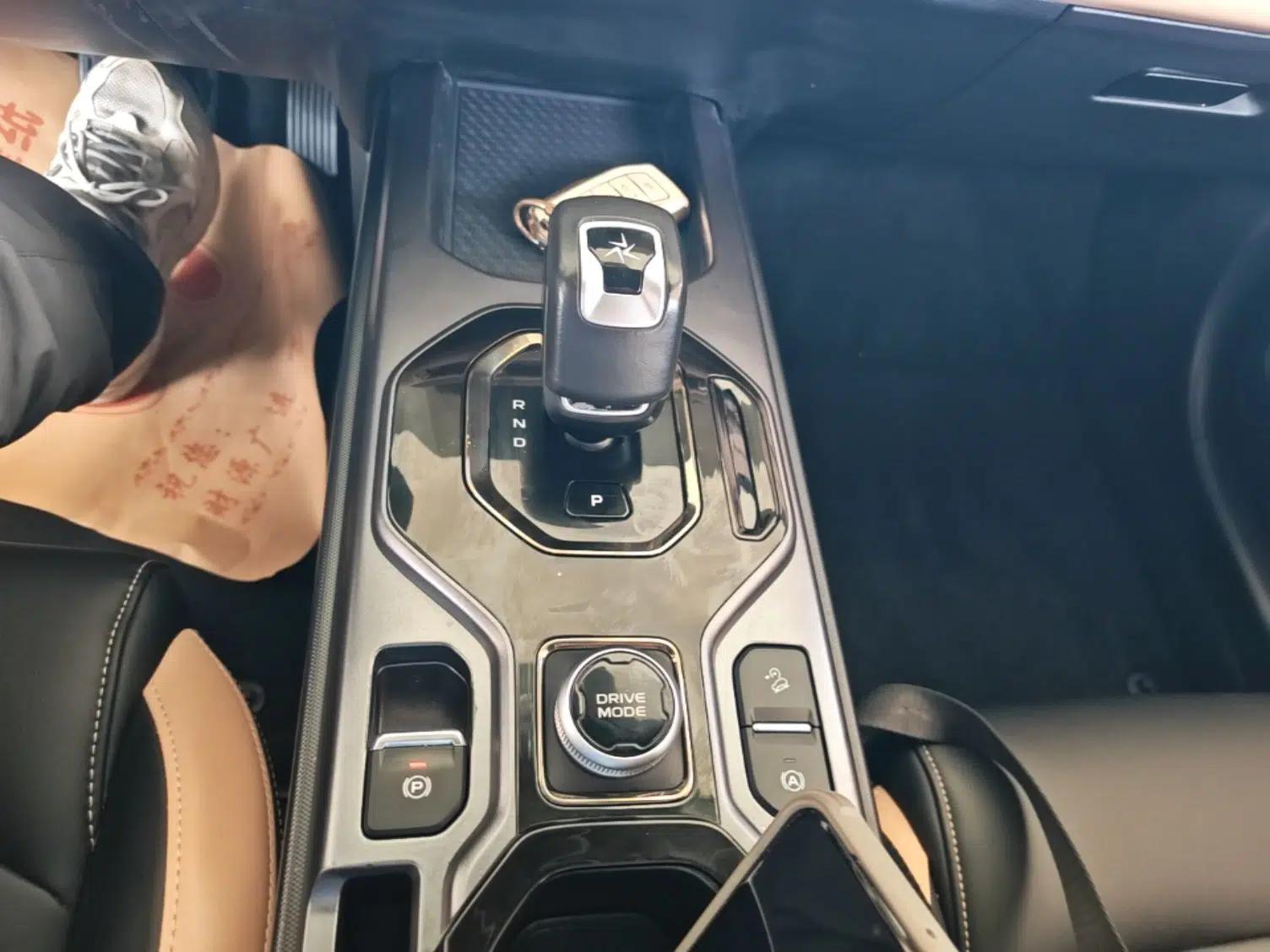 Geely Auto icon 2023 1.5TD Chocolate Smoothie Edition — миниатюра 16