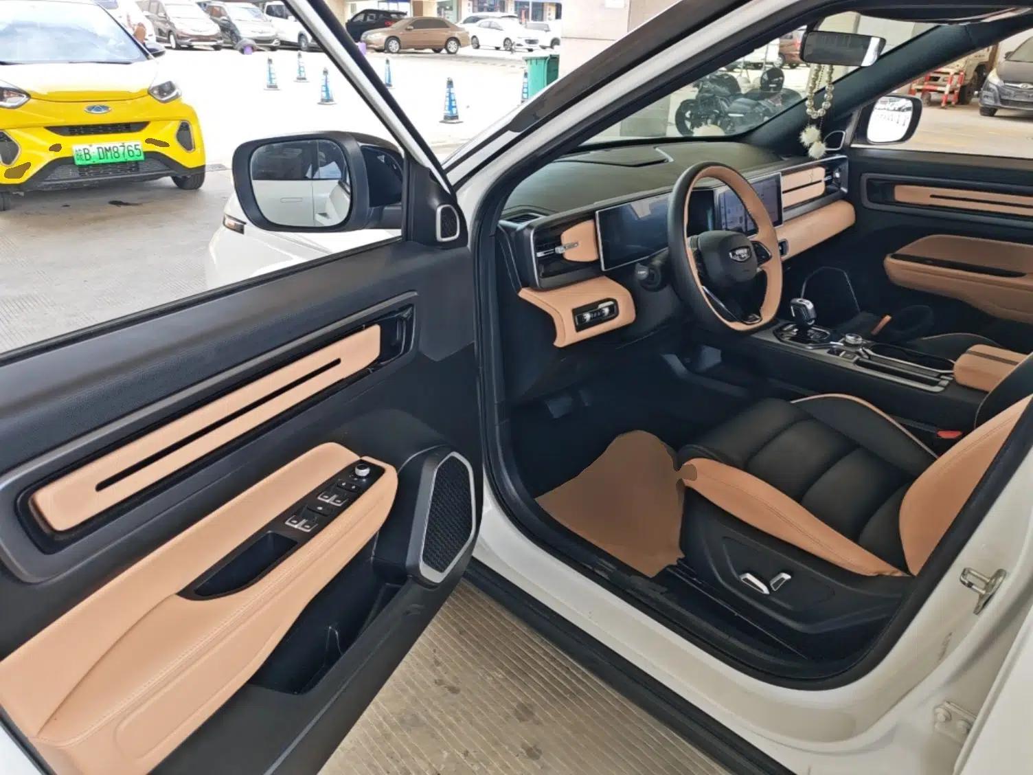 Geely Auto icon 2023 1.5TD Chocolate Smoothie Edition — миниатюра 18