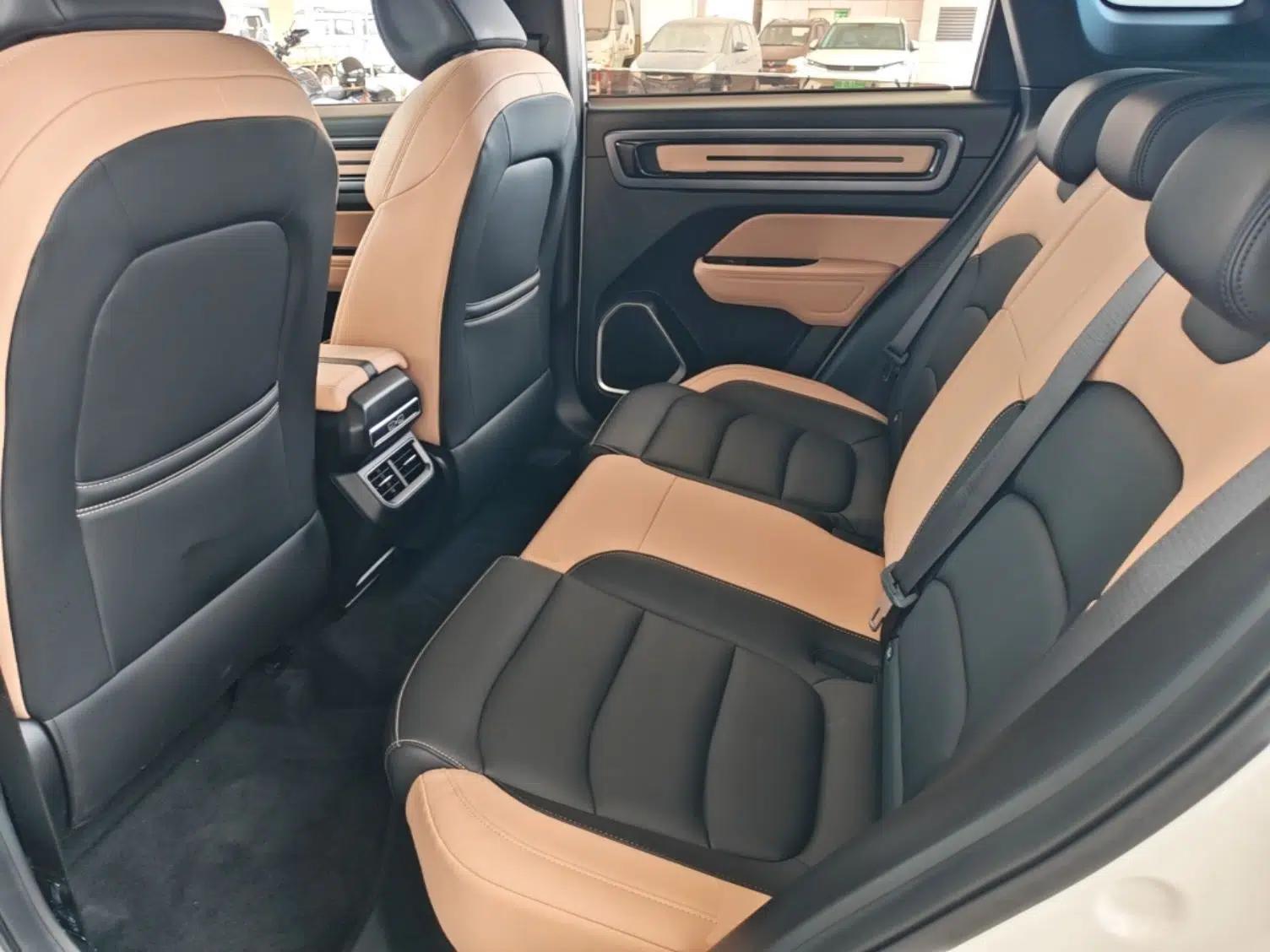 Geely Auto icon 2023 1.5TD Chocolate Smoothie Edition — миниатюра 19