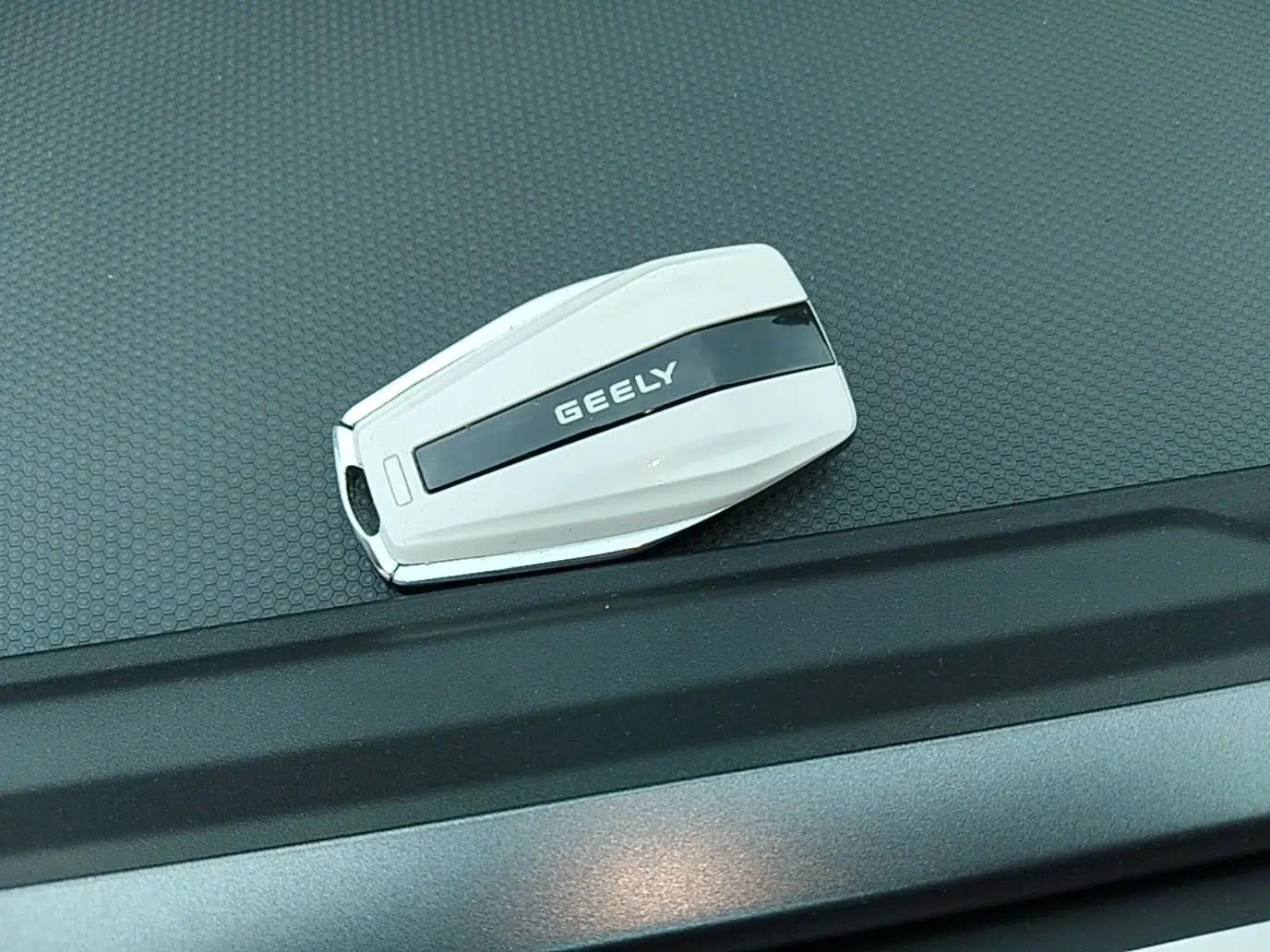 Geely Auto icon 2023 1.5TD Chocolate Smoothie Edition — миниатюра 12