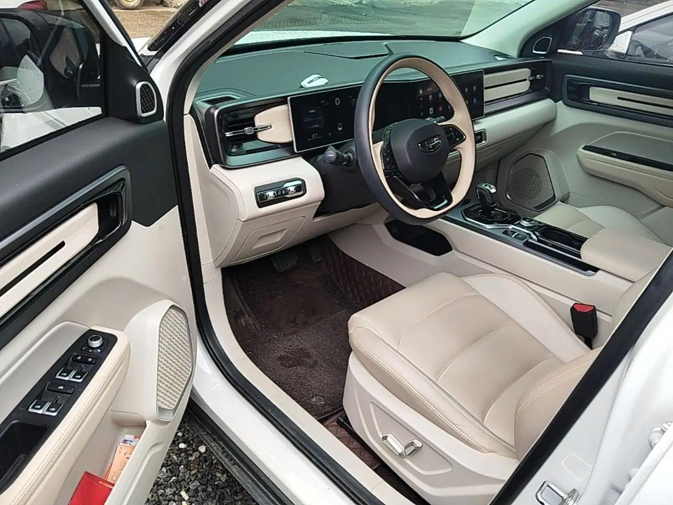 Geely Auto icon 2023 1.5TD Chocolate Smoothie Edition — миниатюра 19