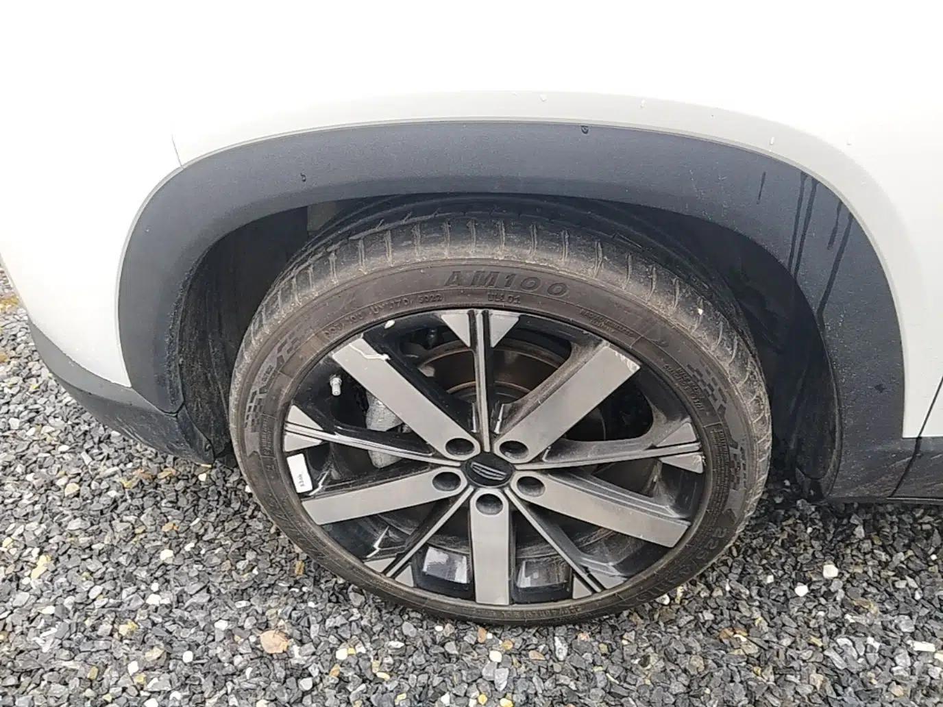 Geely Auto icon 2023 1.5TD Chocolate Smoothie Edition — миниатюра 8