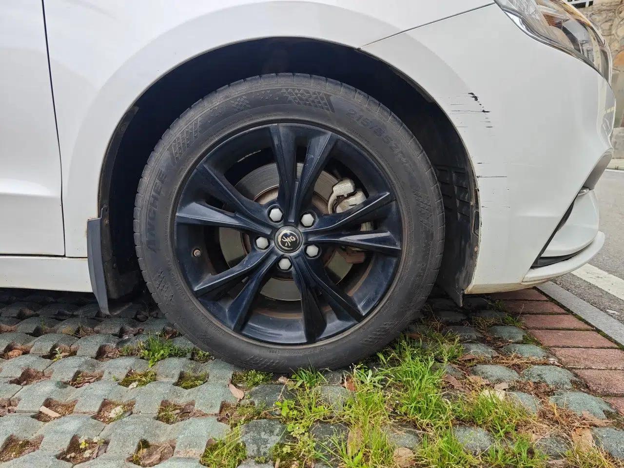 Geely Auto Emgrand GT 2018 1.5T MHEV Yaoxiang Edition — миниатюра 8