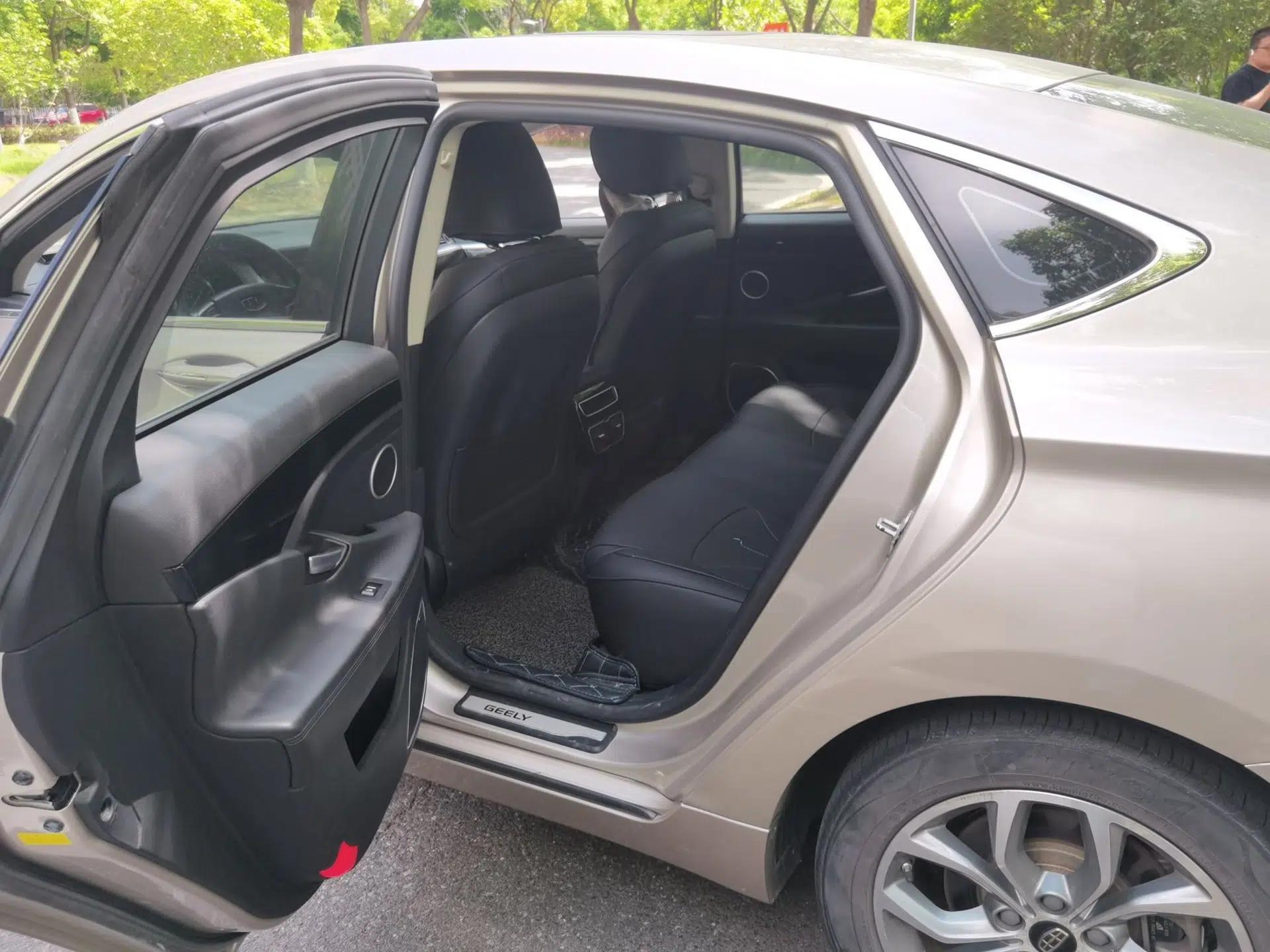 Geely Auto Emgrand GT 2016 2.4L Zunya Model — миниатюра 18