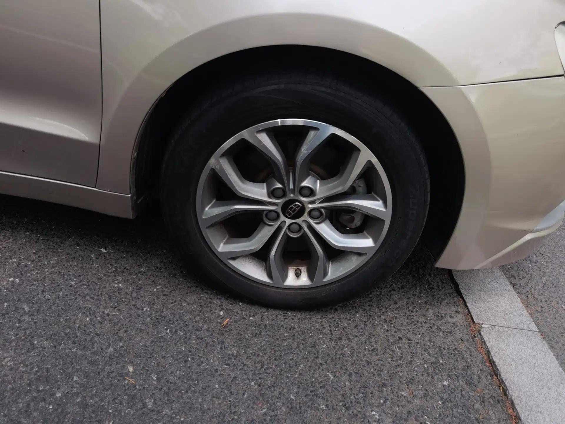 Geely Auto Emgrand GT 2016 2.4L Zunya Model — миниатюра 8