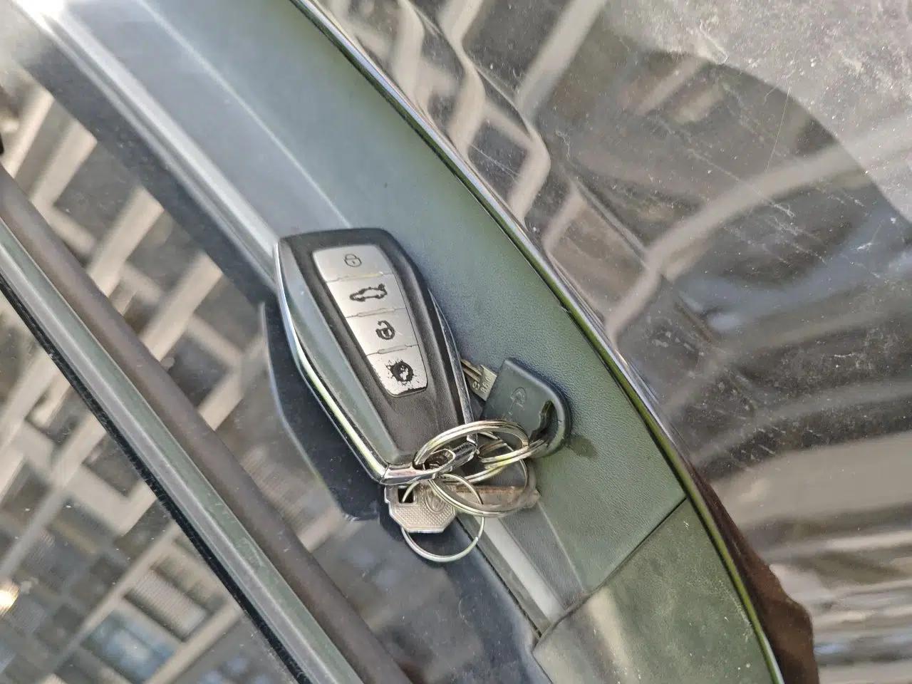 Geely Auto Emgrand GT 2020 1.5T MHEV Yaoxiang Edition — миниатюра 9