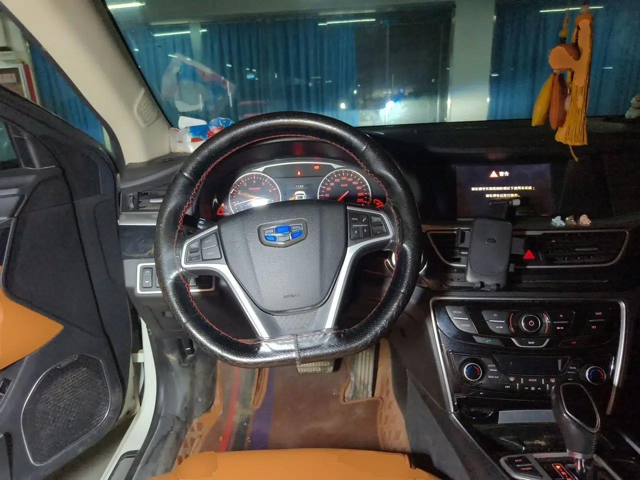 Geely Auto Emgrand GT 2016 1.8T Zunya Model — миниатюра 11