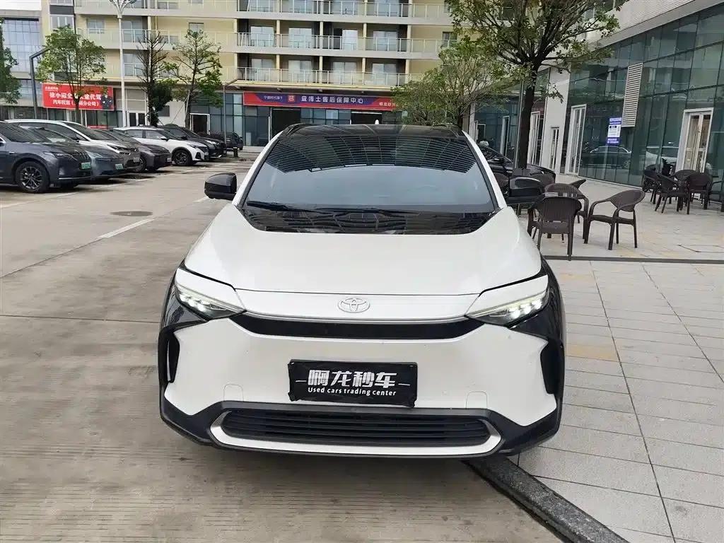 FAW Toyota bZ4X 2022 All-Wheel Drive High-Performance Premium Edition — миниатюра 2