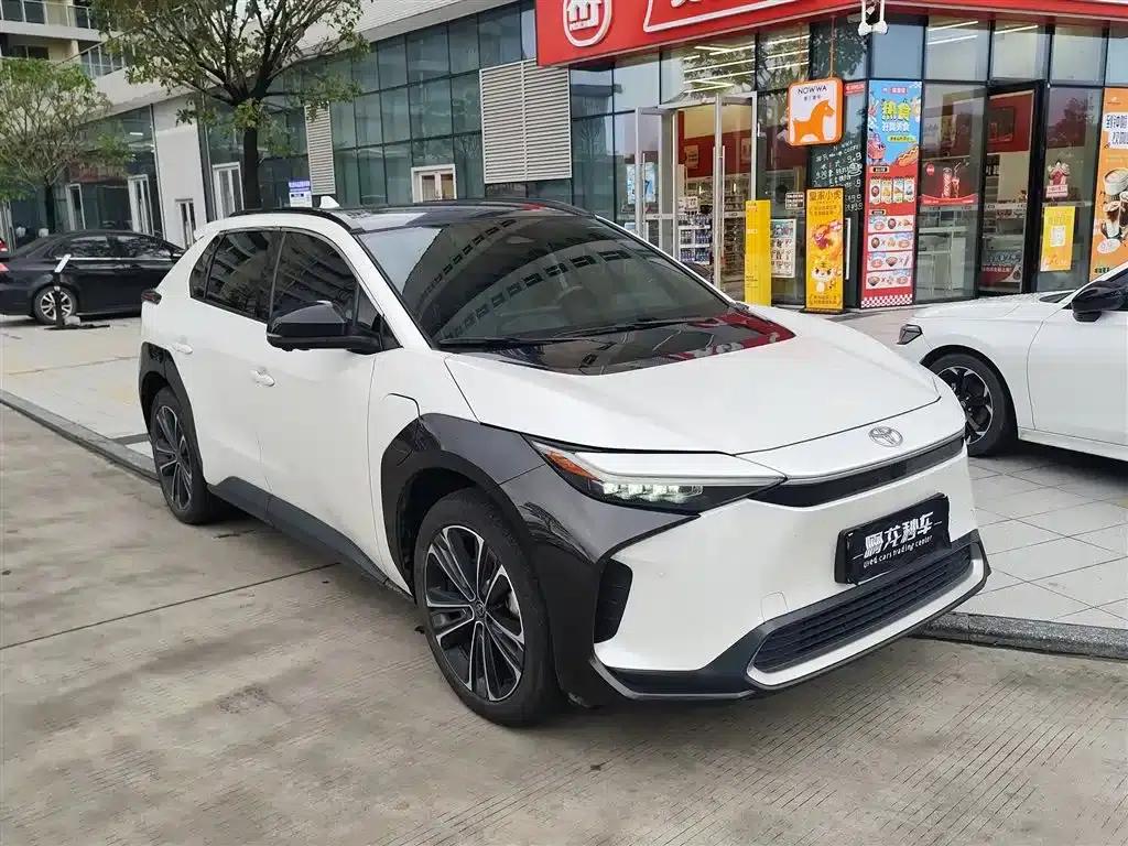 FAW Toyota bZ4X 2022 All-Wheel Drive High-Performance Premium Edition — миниатюра 3