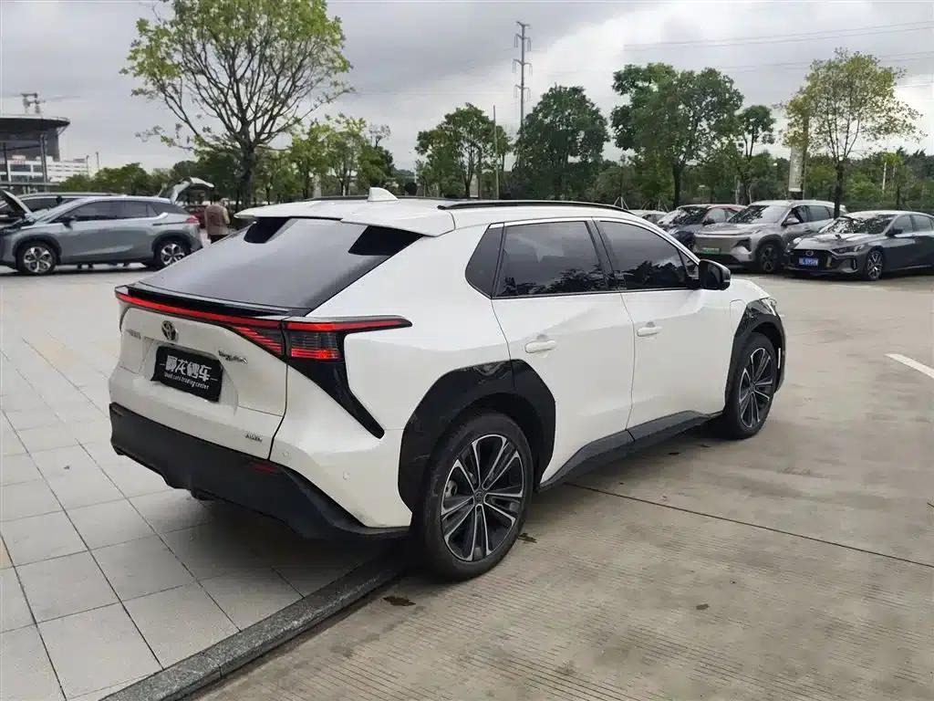 FAW Toyota bZ4X 2022 All-Wheel Drive High-Performance Premium Edition — миниатюра 5