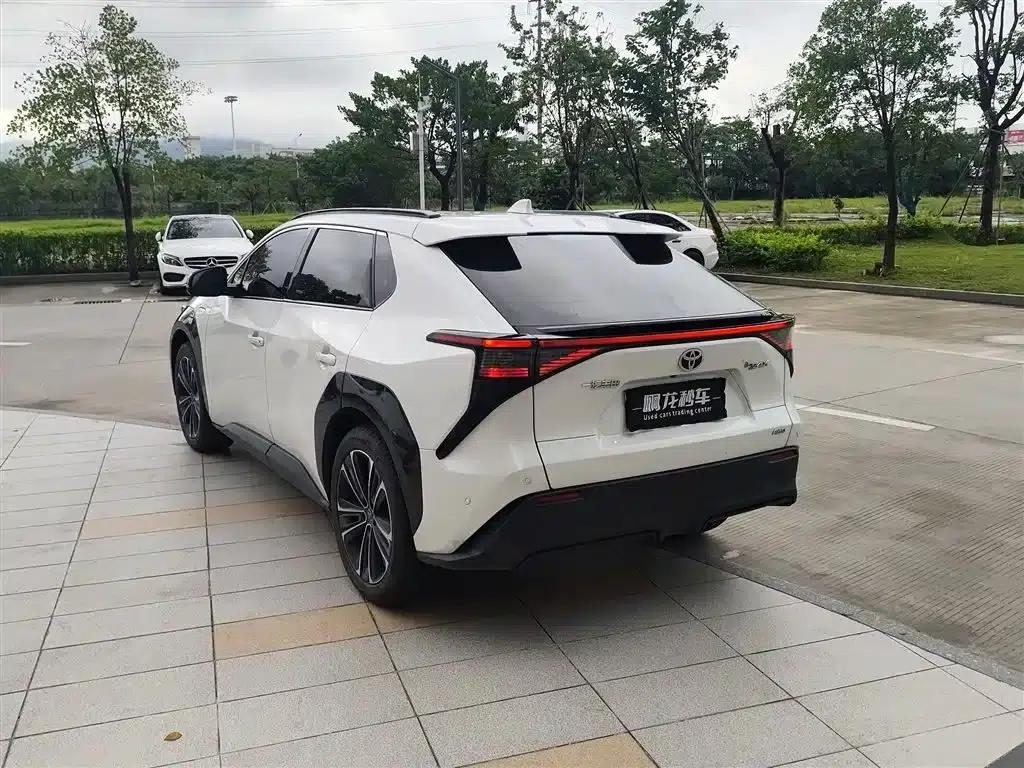 FAW Toyota bZ4X 2022 All-Wheel Drive High-Performance Premium Edition — миниатюра 7