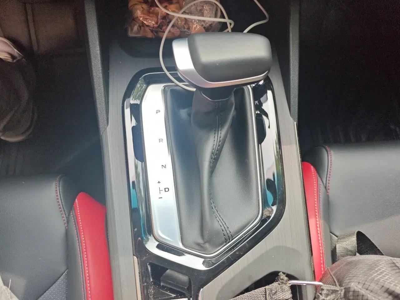 Geely Auto Emgrand S 2021 1.4T CVT Prestige Edition — миниатюра 13