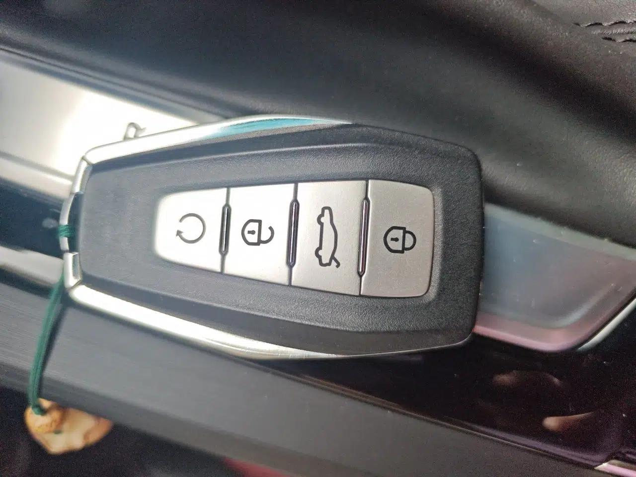 Geely Auto Emgrand S 2021 1.4T CVT Prestige Edition — миниатюра 17