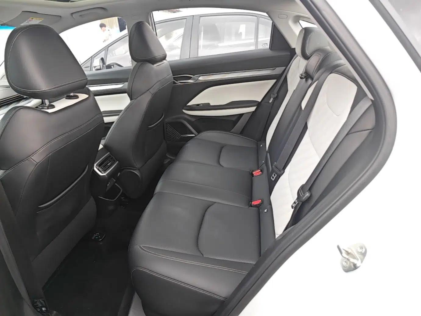 Geely Auto Emgrand L 2022 1.4T CVT Flagship Edition — миниатюра 20