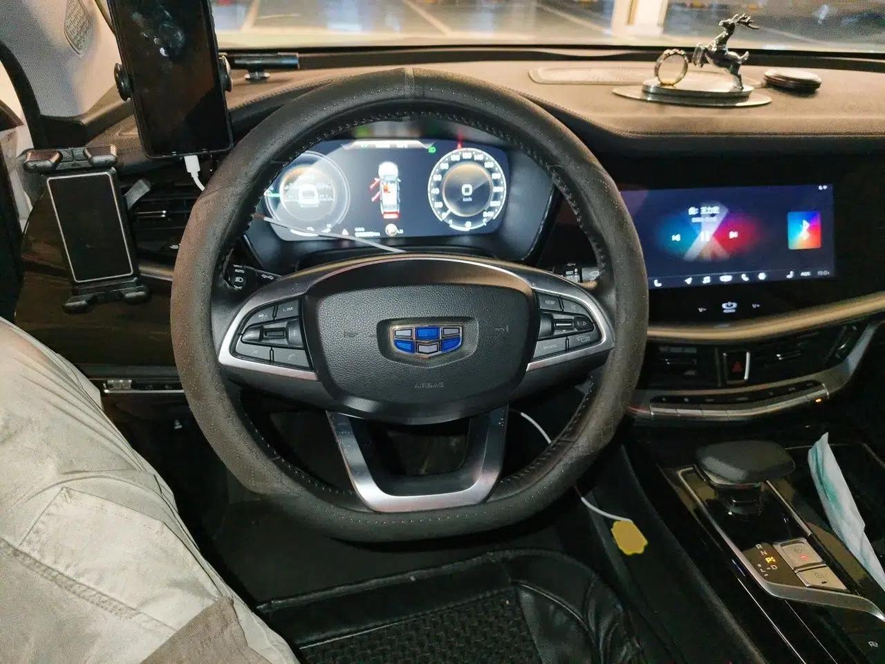 Geely Auto Emgrand GT New Energy 2018 1.5T PHEV Yao Ling Edition — миниатюра 11