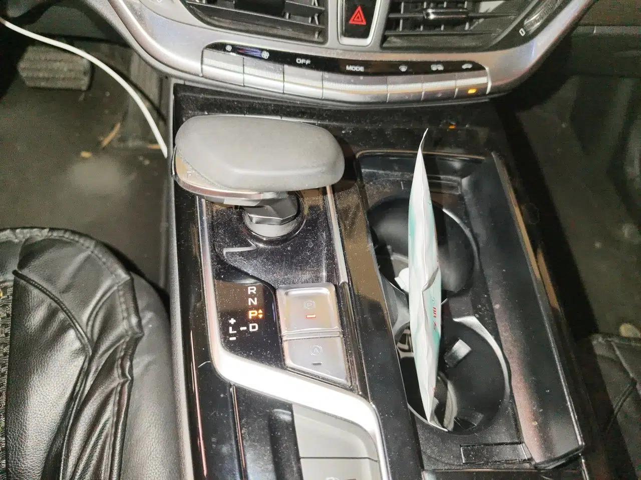Geely Auto Emgrand GT New Energy 2018 1.5T PHEV Yao Ling Edition — миниатюра 15