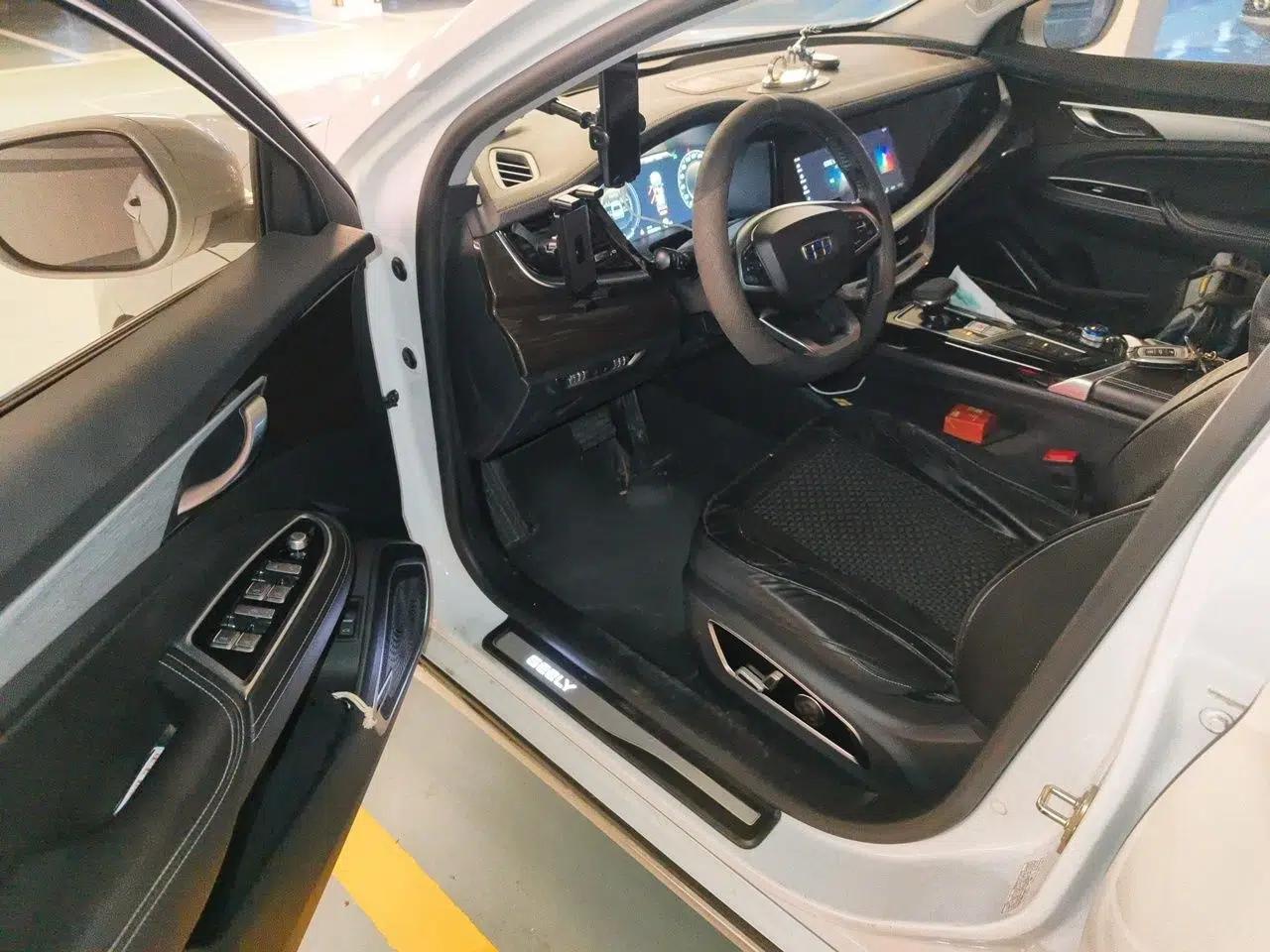 Geely Auto Emgrand GT New Energy 2018 1.5T PHEV Yao Ling Edition — миниатюра 17