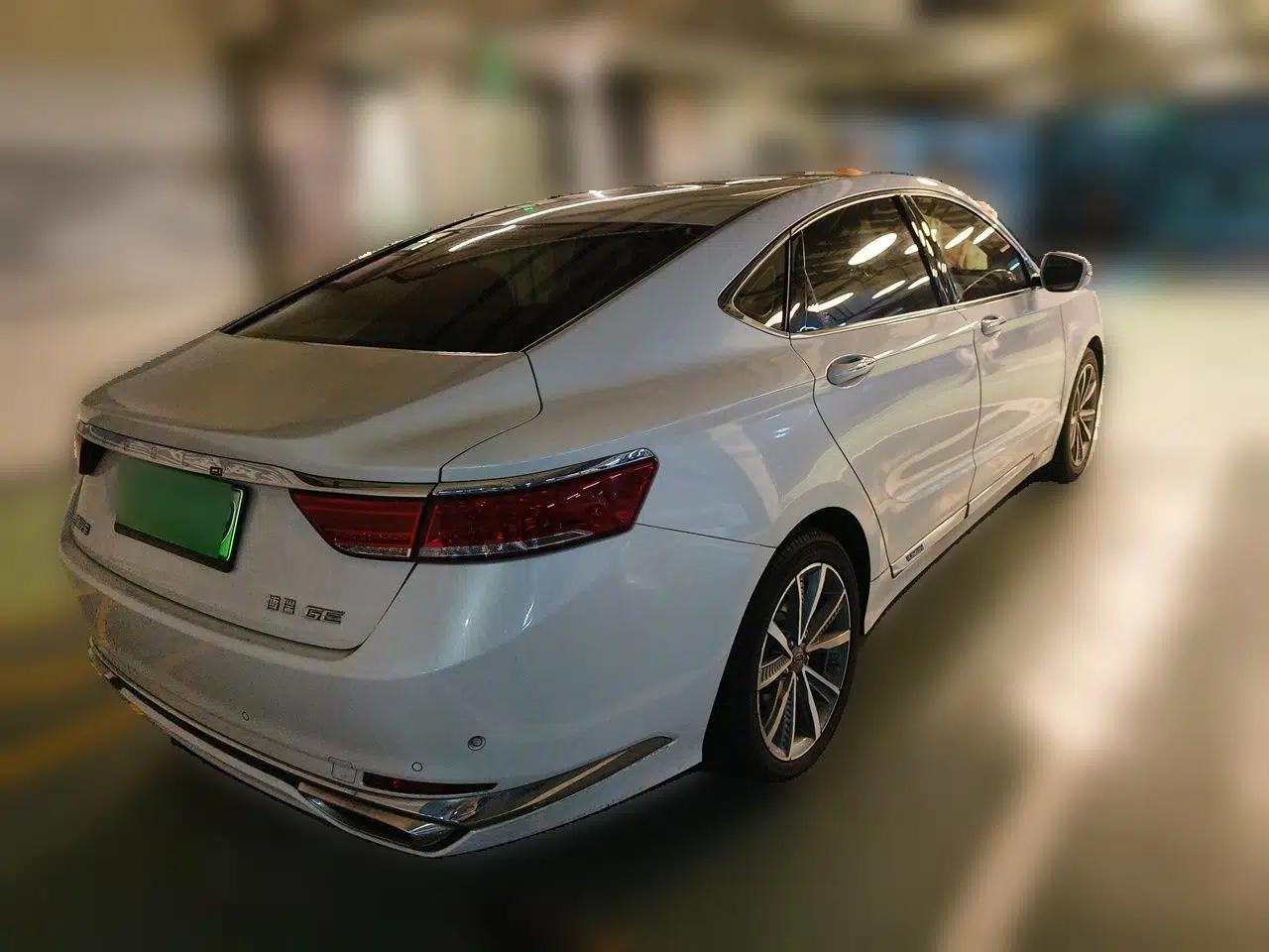 Geely Auto Emgrand GT New Energy 2018 1.5T PHEV Yao Ling Edition — миниатюра 6