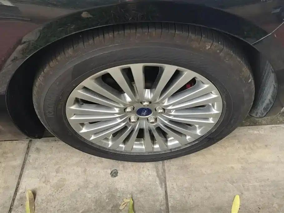 2015 Taurus EcoBoost 245 Luxury — миниатюра 6
