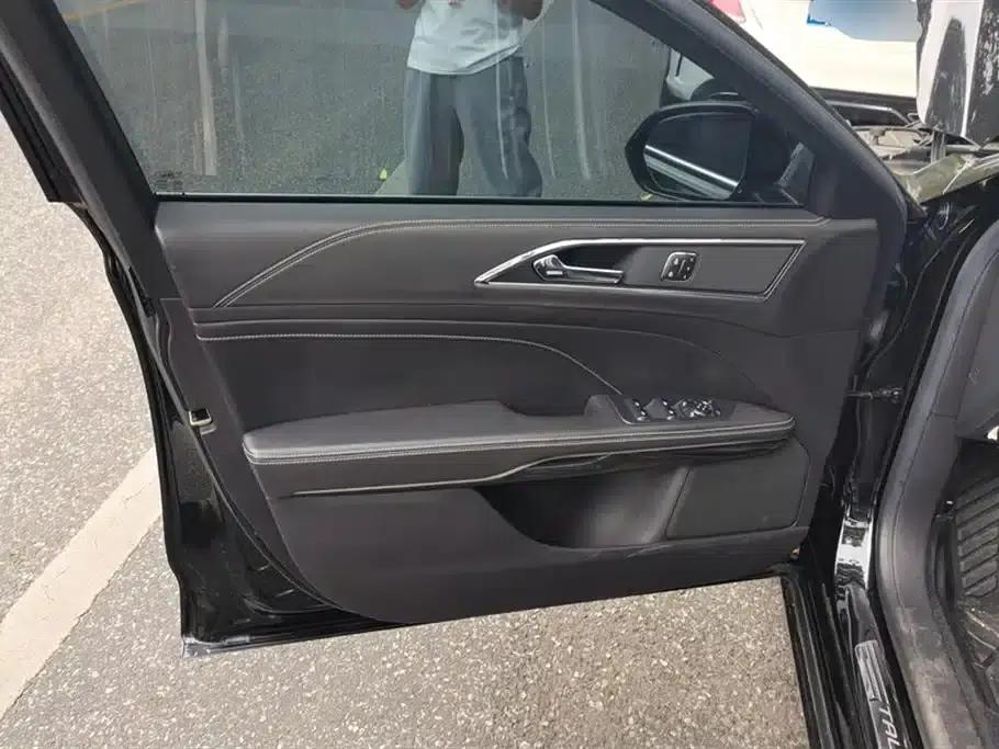 2015 Taurus EcoBoost 245 Luxury — миниатюра 7