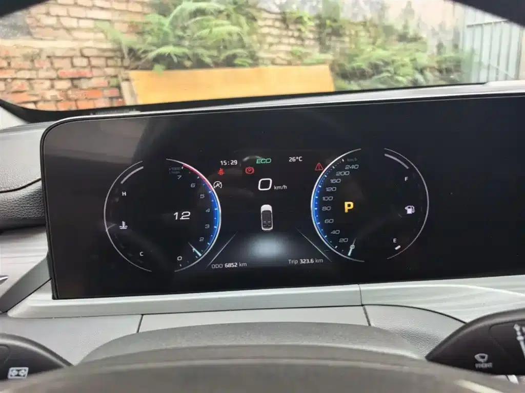 Lingyu 2023 EcoBoost 225 Platinum Edition 7-seater (2/2/3 seats) — миниатюра 12