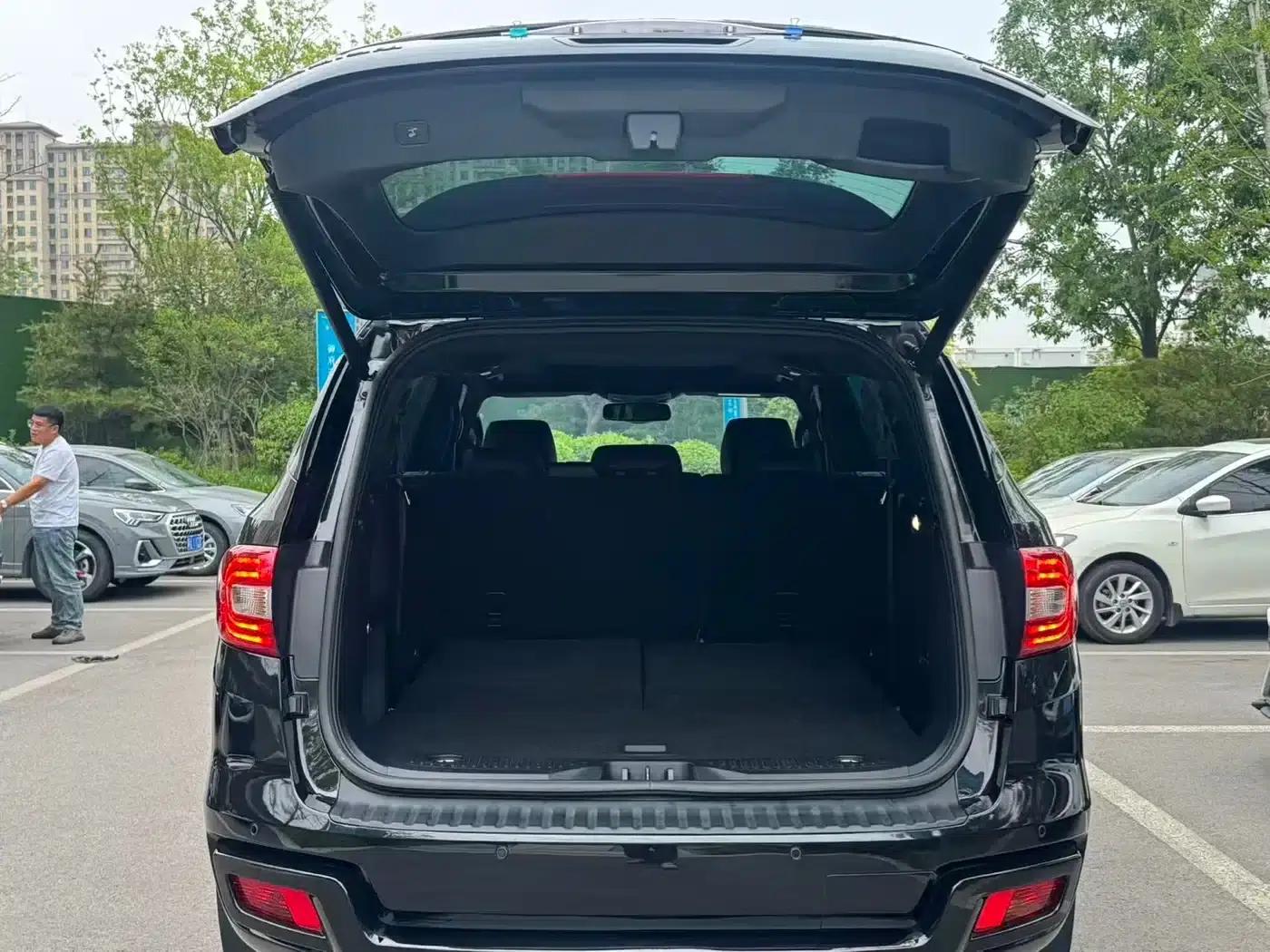 2020 Ford Everest Sport 2.3T Gasoline Automatic 4WD Flagship Edition 7-Seater — миниатюра 17