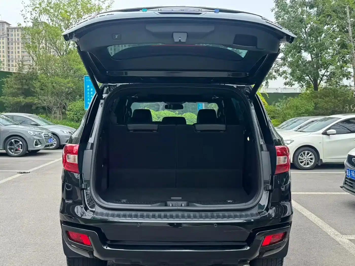 2020 Ford Everest Sport 2.3T Gasoline Automatic 4WD Flagship Edition 7-Seater — миниатюра 18