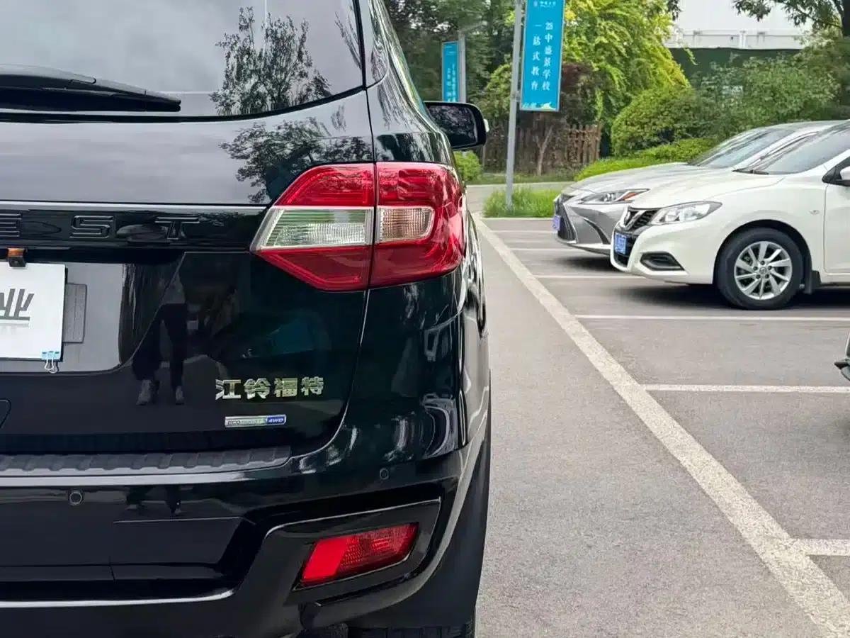 2020 Ford Everest Sport 2.3T Gasoline Automatic 4WD Flagship Edition 7-Seater — миниатюра 20